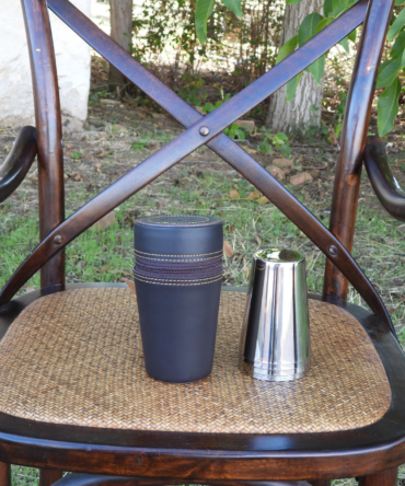 vasos y portavasos de acero